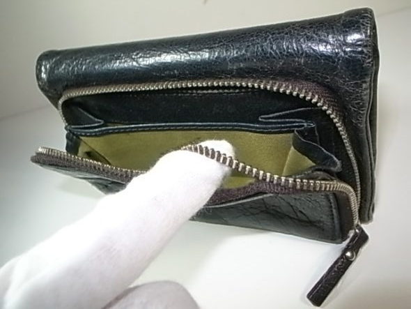 財布のファスナー修理前