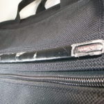 TUMIの鞄の革部分修理2