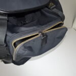 前ポケットのファスナーが閉まらない