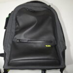 tumiのグレーのリュック