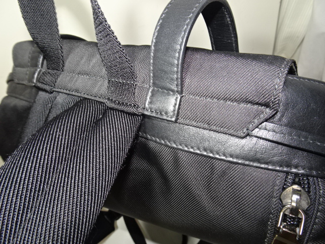 バックパックの肩ベルト付け根縫込み