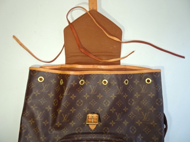 バックパックの口紐が切れた