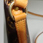 ショルダーの根元のヌメ革交換接続