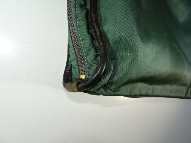 鞄のパイピング革修理