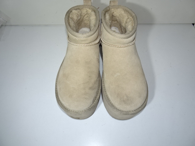 アイボリーのウルトラミニプラットフォーム