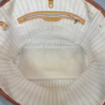 バッグの底のシミ