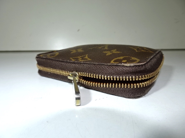 外周ファスナーが固くて動かない