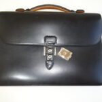 ダンヒルの黒い鞄全体
