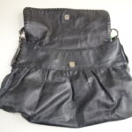 バッグのフタの裏側にもカビ