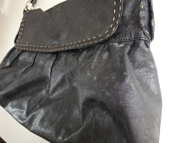 バッグ表面のカビの状態