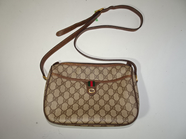グッチのショルダーバッグ全体