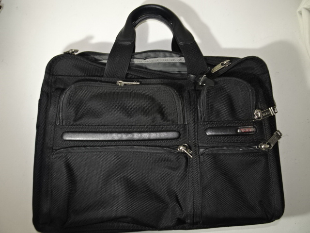tumiブリーフケース全体