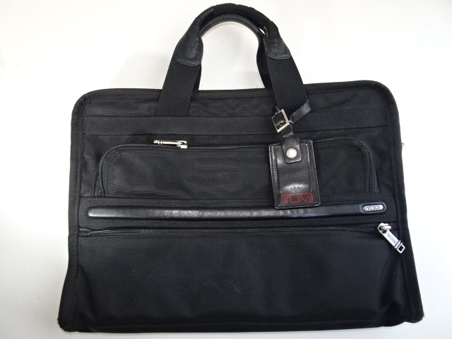 tumiの旧モデルのナイロンバッグ
