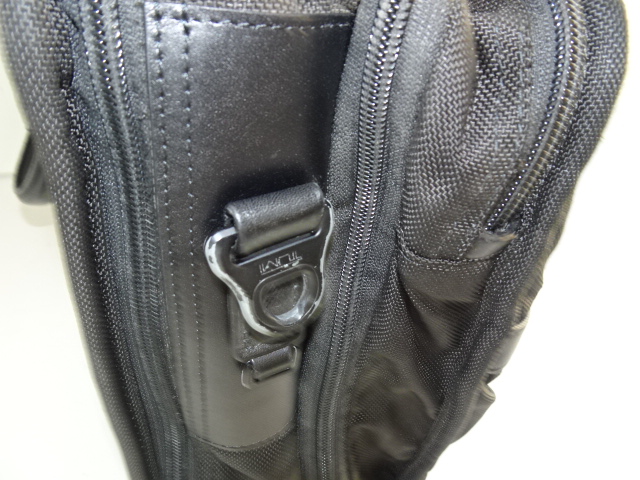 補強した革を近距離で撮影