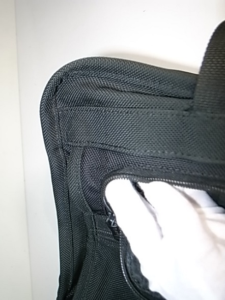 TUMI鞄のナイロン修理