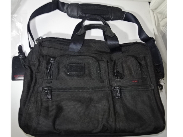 tumiのショルダー付きブリーフケース