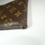 財布の折り曲げ部分のほつれと破れ