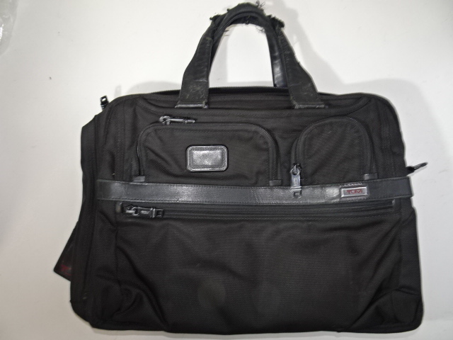 tumiの現行型カバン