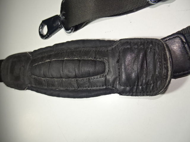 肩当ての内側素材が劣化