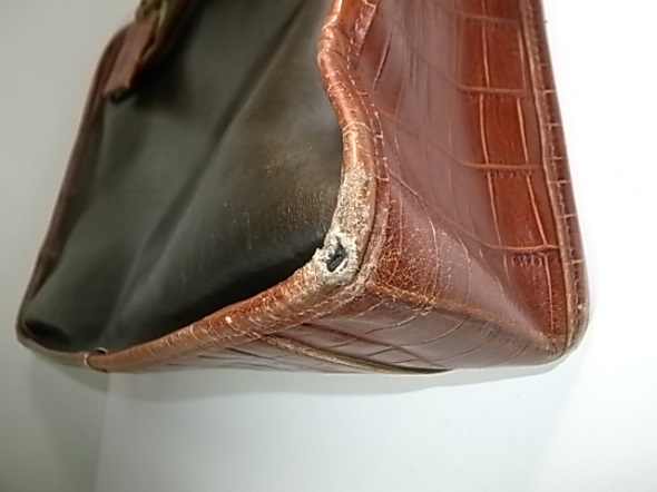 鞄の角の修理