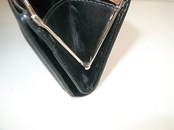 財布の蝶番金具を交換