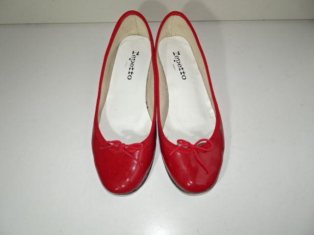 レペットの赤いパンプス