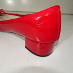 パンプスのかかとに黒ずみ