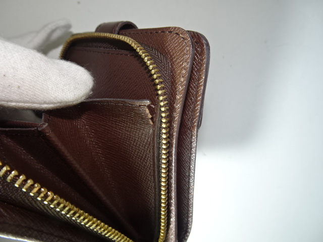 小銭入れのマチの裂け