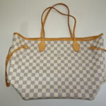 ダミエアズールのネヴァーフル