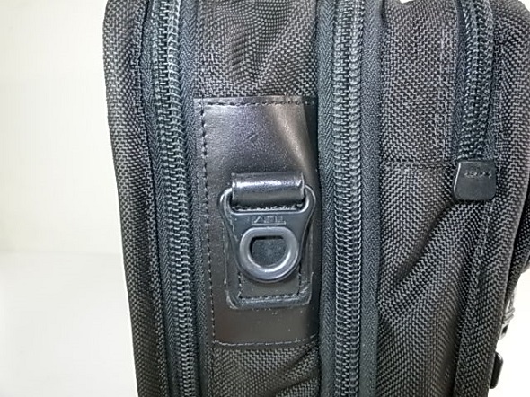 TUMI旧型鞄のナイロン補強