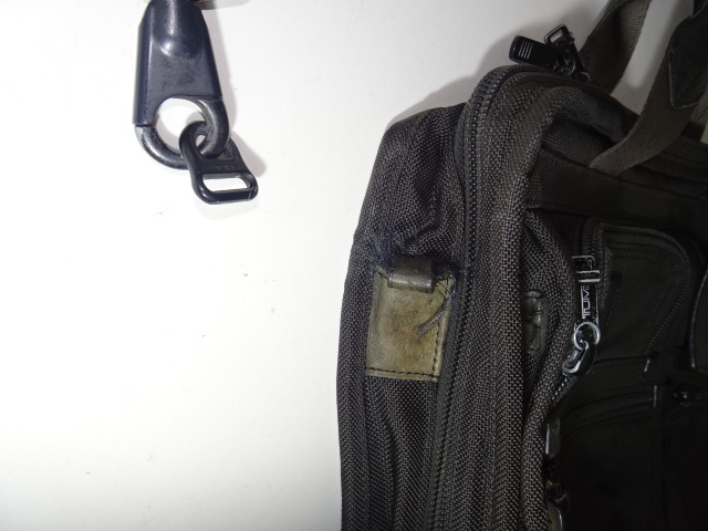 ショルダーベルトの根革千切れ