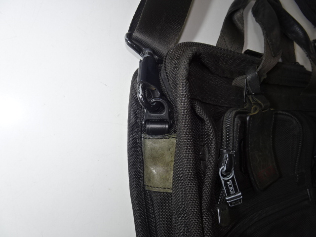 ショルダーベルトの根革交換