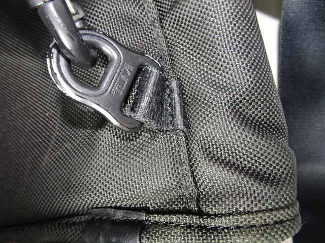 肩ベルト根元のほつれ修理箇所