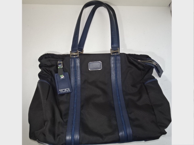 tumiのjarvisトートバッグ