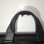 tumiの現行タイプ取っ手が傷んでいる