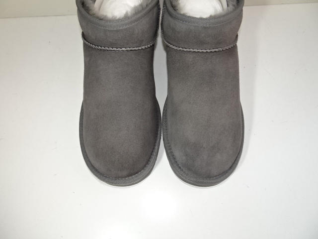 左足つま先の濃いシミ除去